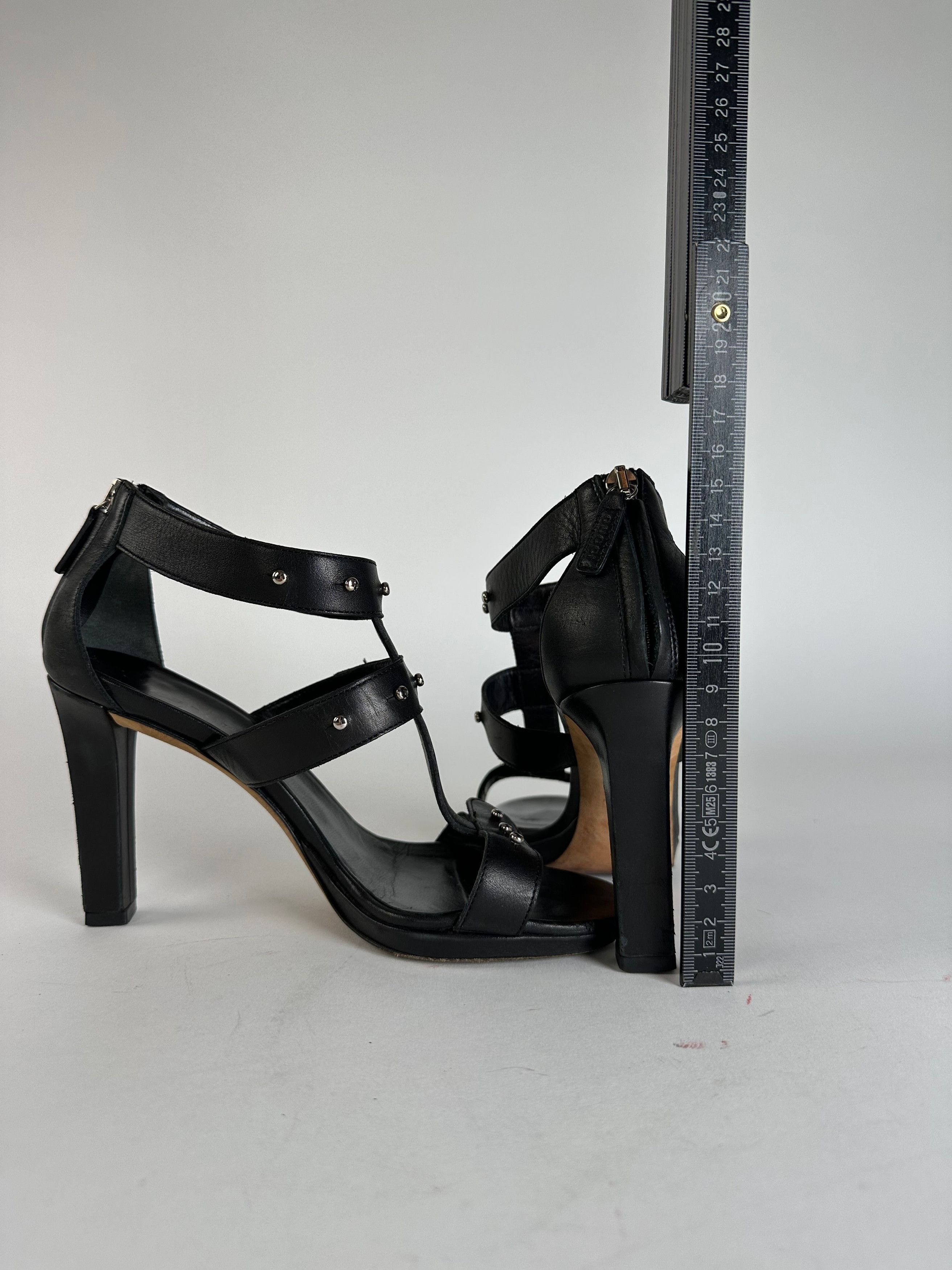 Gucci Vintage Studded Leather Pumps Black EU36 Size US 5 / IT 35 - 8 Thumbnail