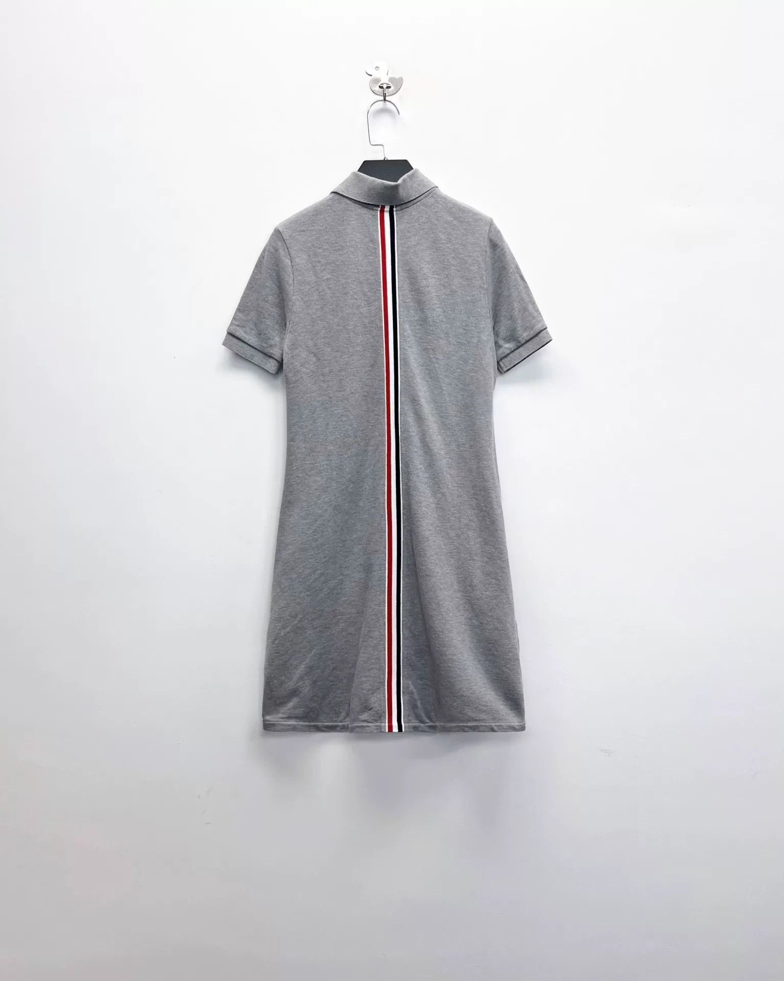Thom Browne Thom Browne Gray Back Stripe Polo Dress Size S / US 4 / IT 40 - 2 Thumbnail