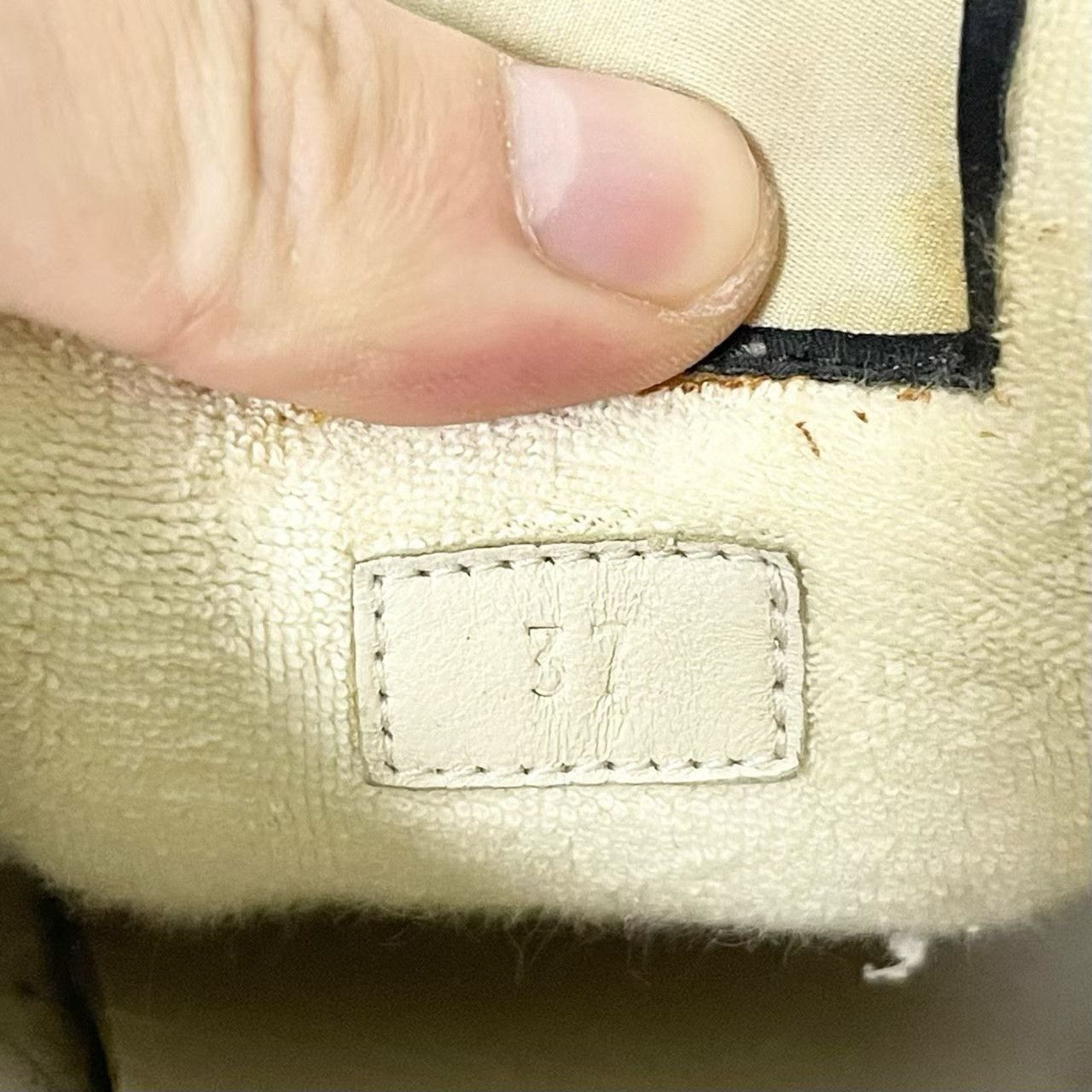 Gucci Gucci Dirty Shoes Purple Tail Size US 6 / IT 36 - 7 Thumbnail