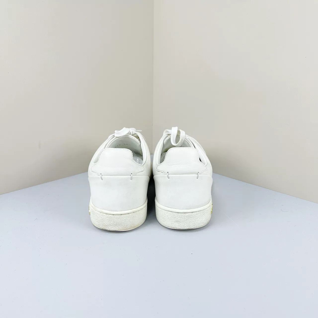 Louis Vuitton Louis Vuitton Metal Logo White Sneakers Size US 5.5 / IT 35.5 - 3 Thumbnail