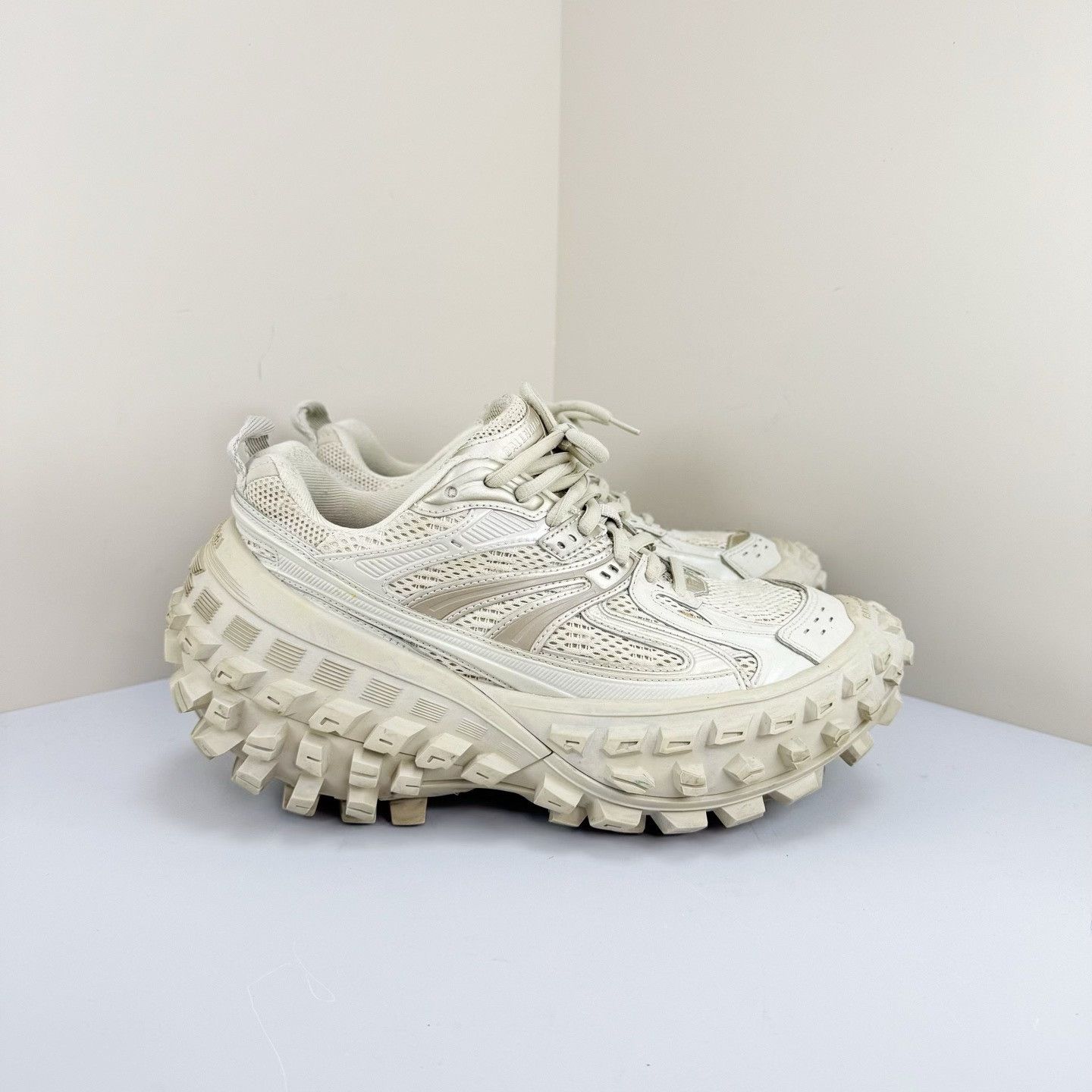 Balenciaga Balenciaga Sand Tyre Shoes Size US 7 / IT 37 - 4 Thumbnail