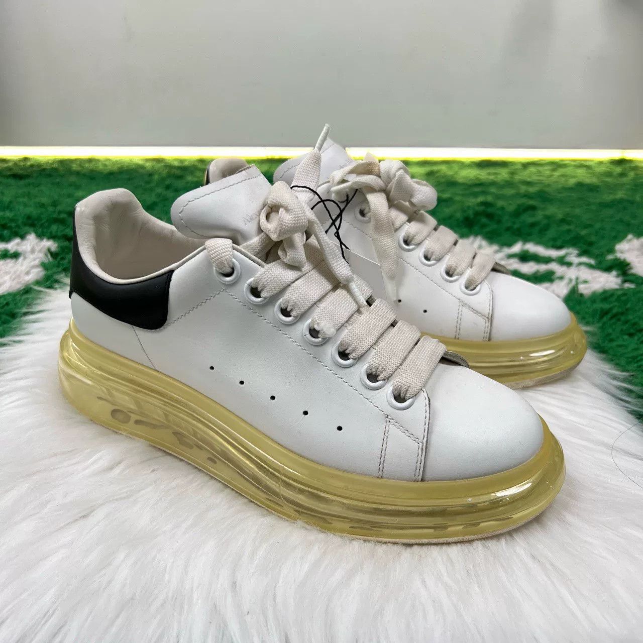 Alexander McQueen Alexander McQueen Black Platform Sneakers Size US 6 / IT 36 - 4 Thumbnail
