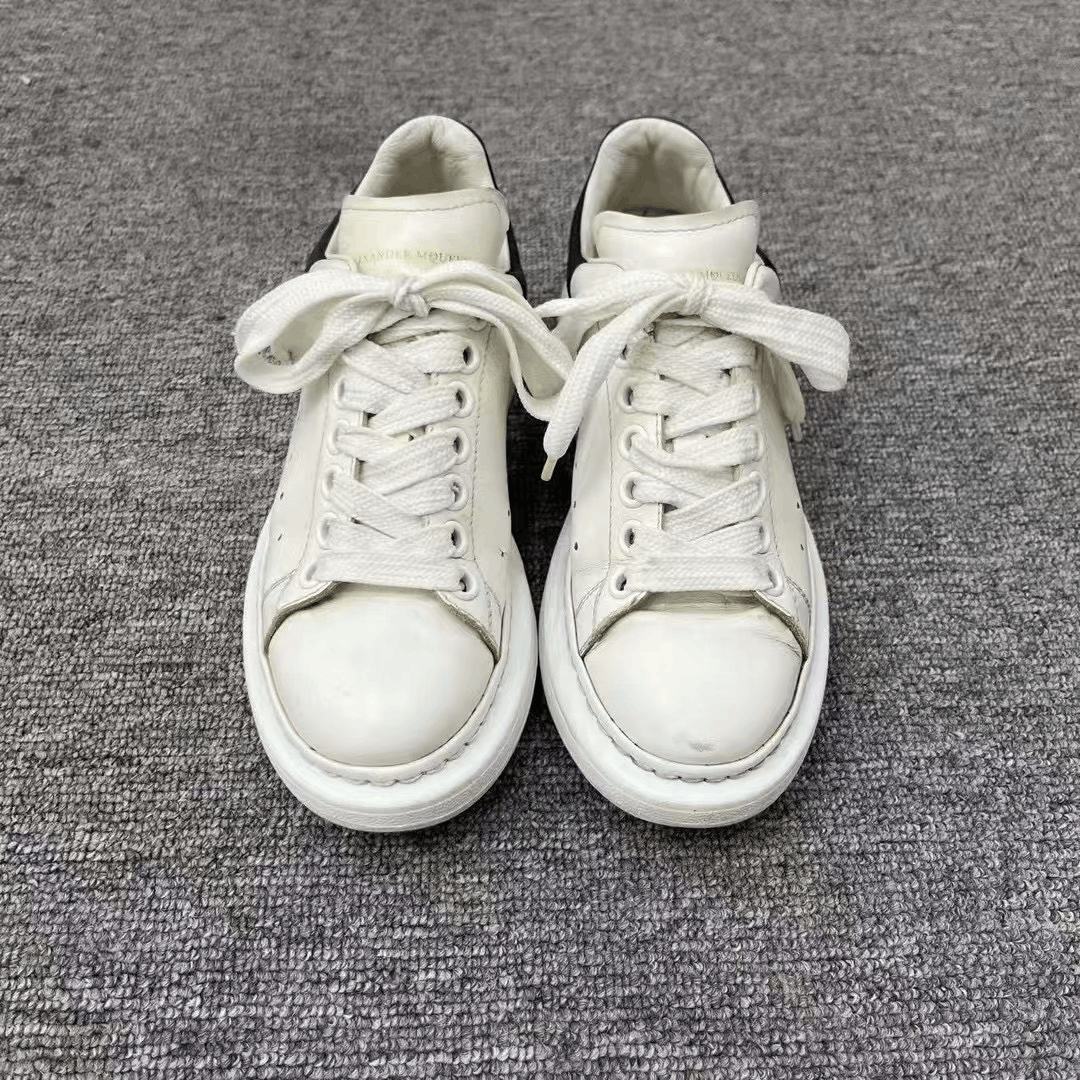 Alexander McQueen Alexander McQueen White Black Tail Sneakers Size US 5 / IT 35 - 2 Thumbnail
