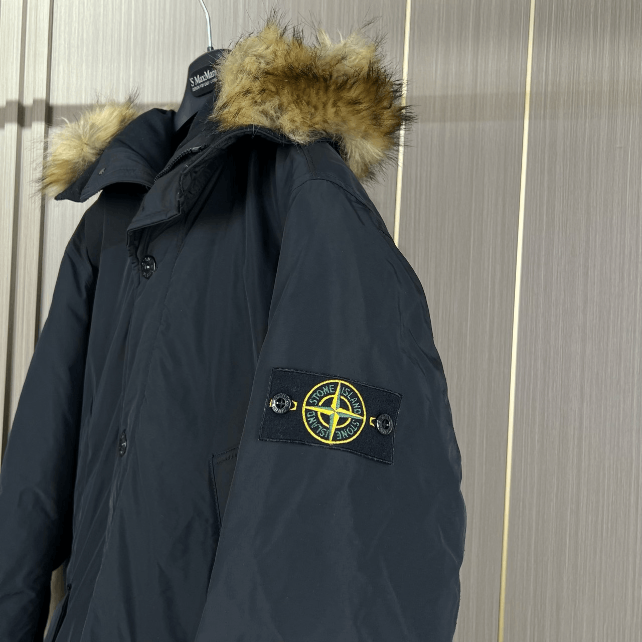 Stone Island Stone Island Black Embroidered Wolf Fur Down Jacket Size US L / EU 52-54 / 3 - 3 Thumbnail