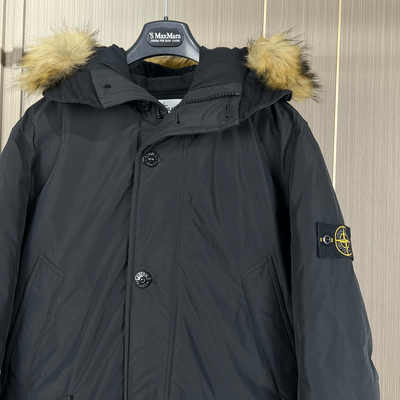 Stone Island Stone Island Black Embroidered Wolf Fur Down Jacket Size US L / EU 52-54 / 3 - 4 Thumbnail