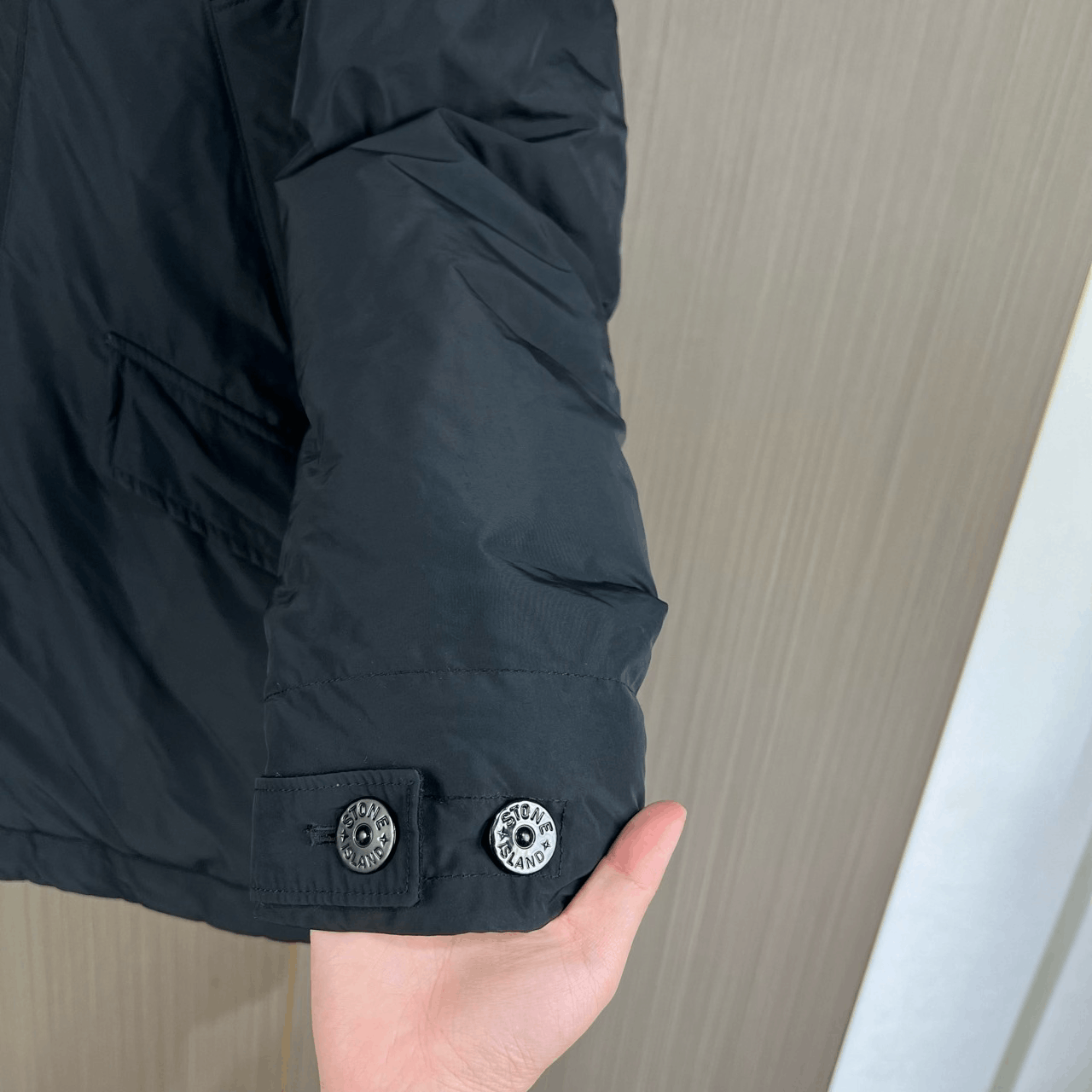Stone Island Stone Island Black Embroidered Wolf Fur Down Jacket Size US L / EU 52-54 / 3 - 5 Thumbnail