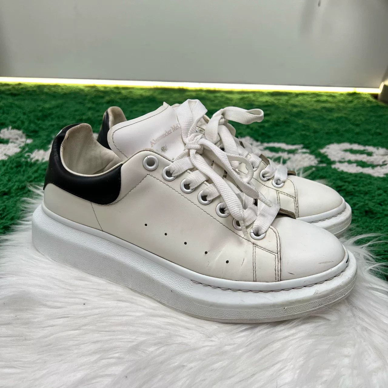 Alexander McQueen Alexander McQueen Black Tail Sneakers Size US 9.5 / EU 42-43 - 4 Thumbnail