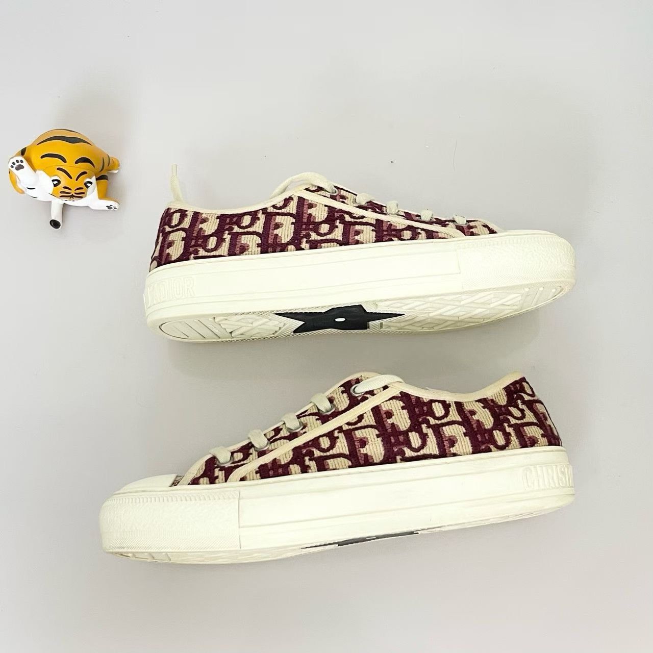 Dior Dior Slogan Sneakers Size US 6 / IT 36 - 2 Thumbnail