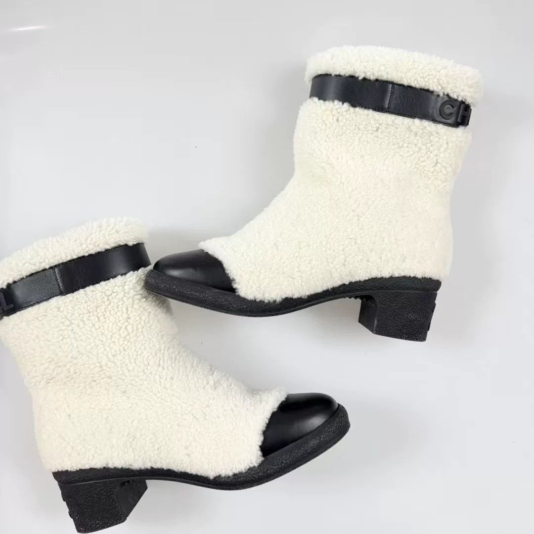 Chanel Chanel Teddy Faux Fur Ankle Boots Size US 7 / IT 37 - 3 Thumbnail