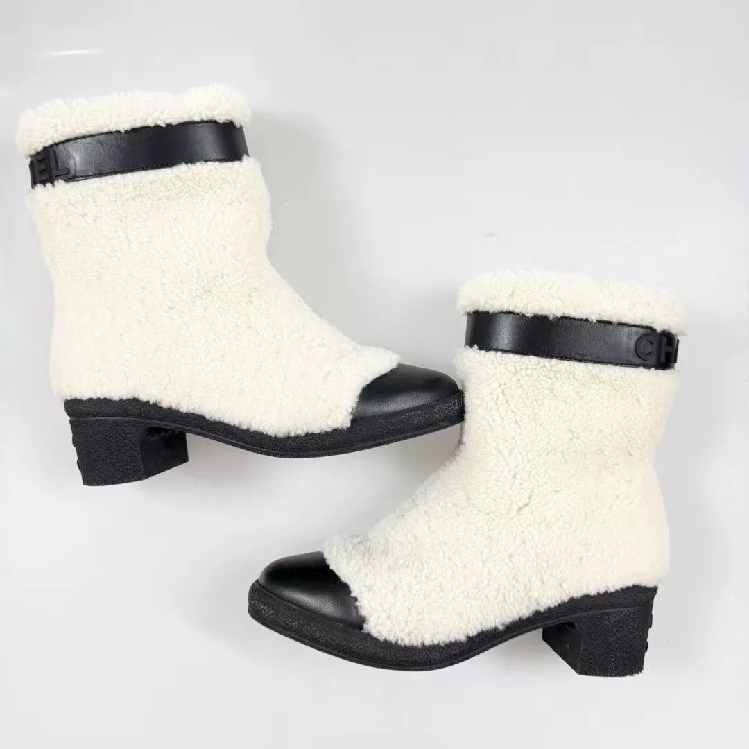 Chanel Chanel Teddy Faux Fur Ankle Boots Size US 7 / IT 37 - 2 Thumbnail