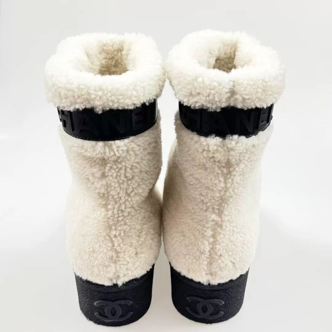 Chanel Chanel Teddy Faux Fur Ankle Boots Size US 7 / IT 37 - 5 Thumbnail