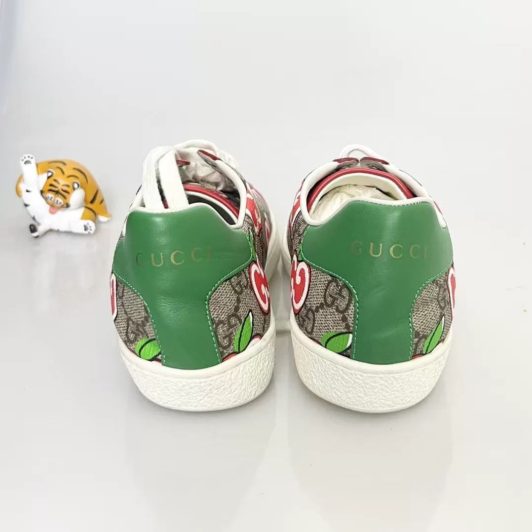 Gucci Gucci Apple Print Sneakers Size US 5 / IT 35 - 2 Thumbnail
