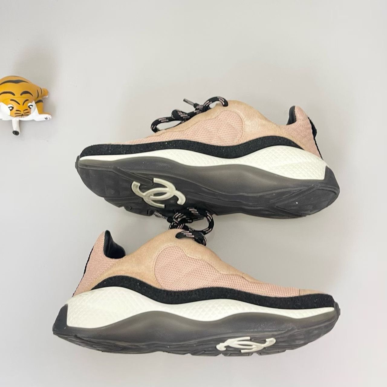 Chanel Chanel Double C Pink Sneakers Size US 5 / IT 35 - 3 Thumbnail