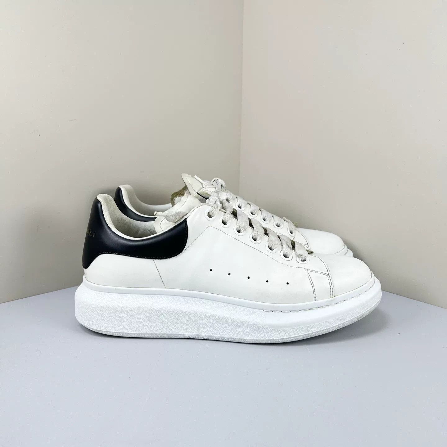 Alexander McQueen Alexander McQueen Black Tail Platform Sneakers Size US 8.5 / EU 41-42 - 4 Thumbnail