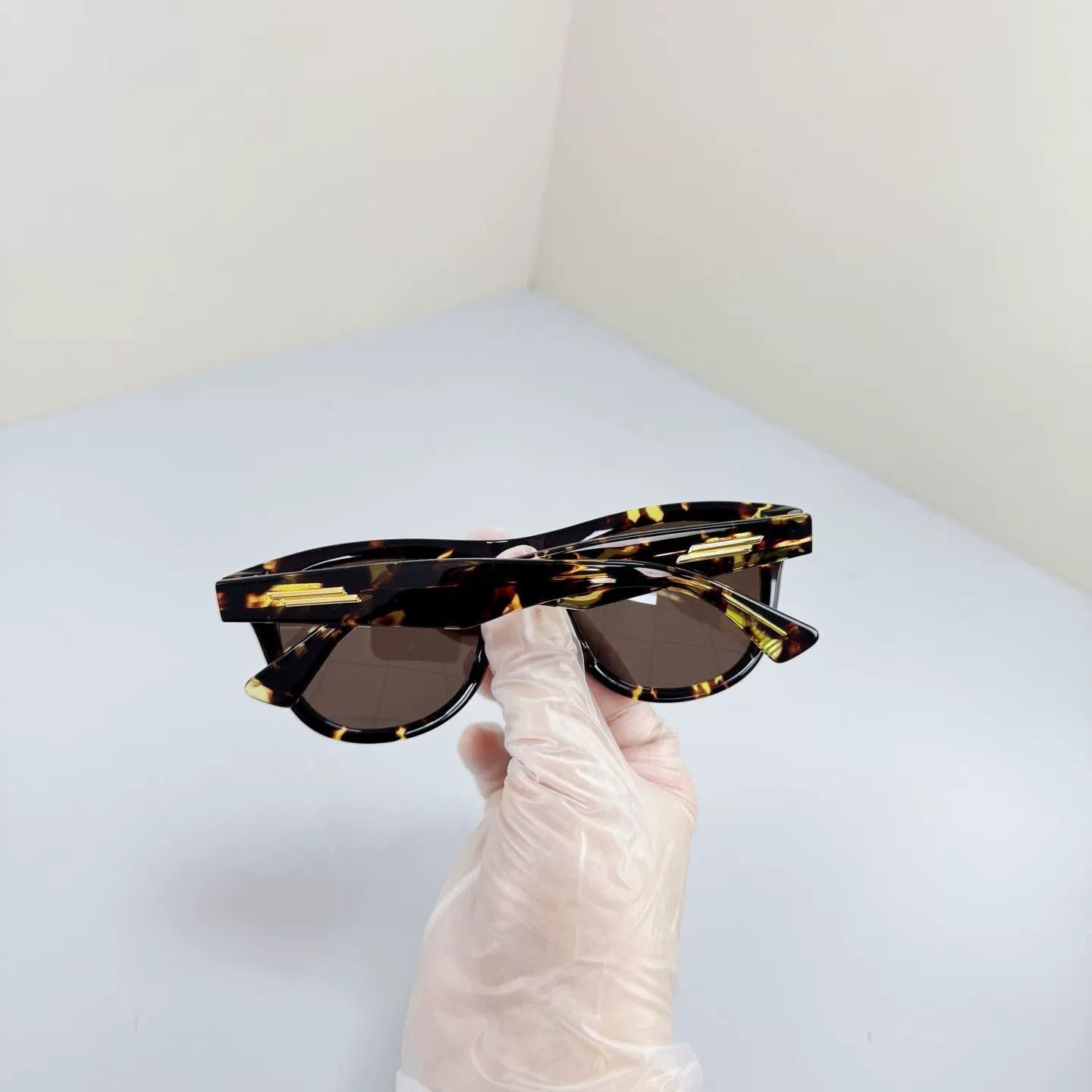 Bottega Veneta Bottega Veneta Tortoiseshell Sunglasses Size ONE SIZE - 3 Thumbnail