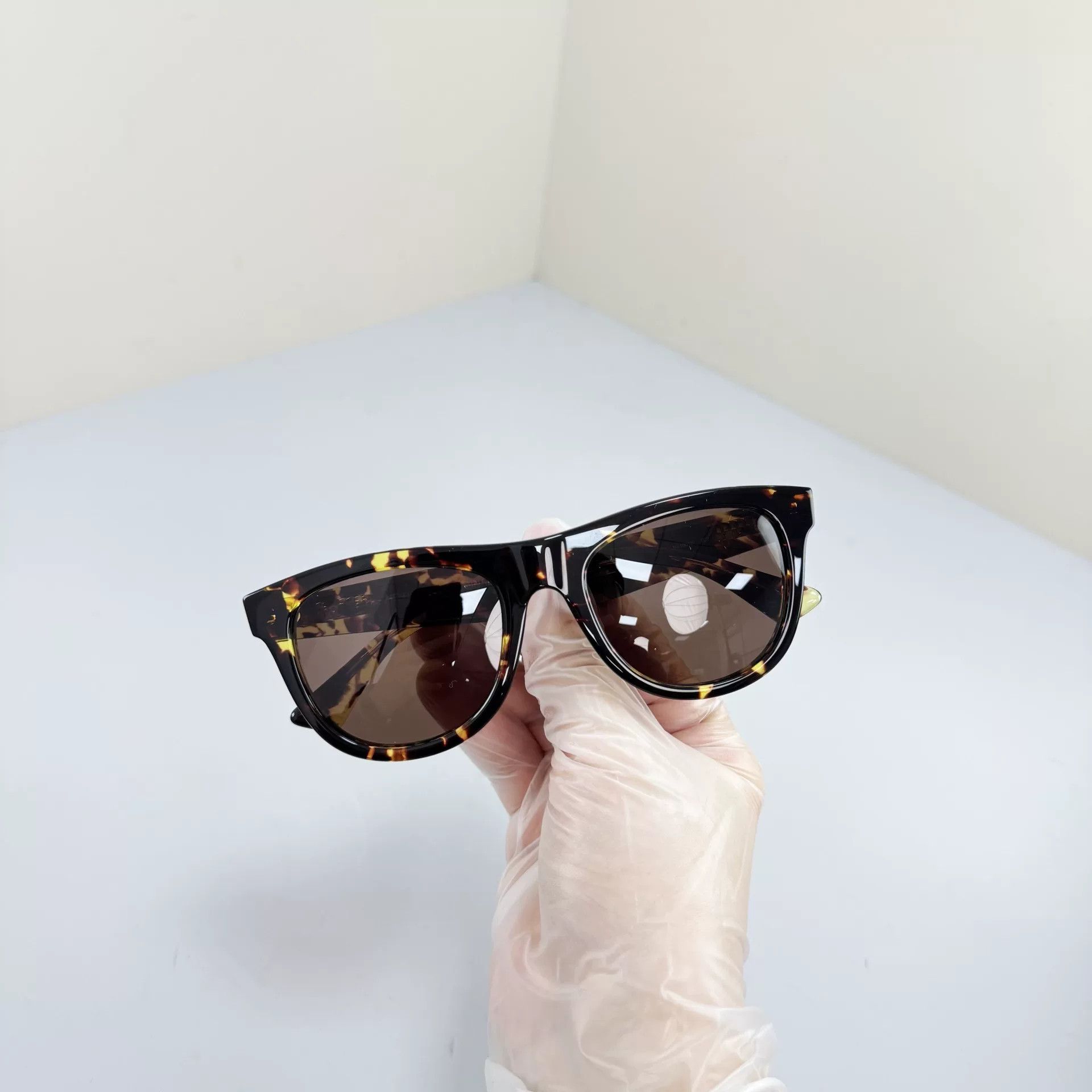 Bottega Veneta Bottega Veneta Tortoiseshell Sunglasses Size ONE SIZE - 2 Thumbnail