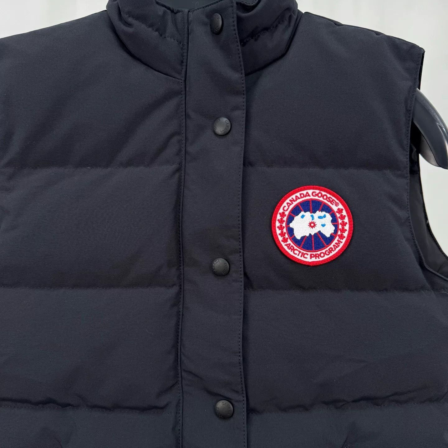 Canada Goose Canada Goose Embroidered Logo Down Vest Size US S / EU 44-46 / 1 - 3 Thumbnail