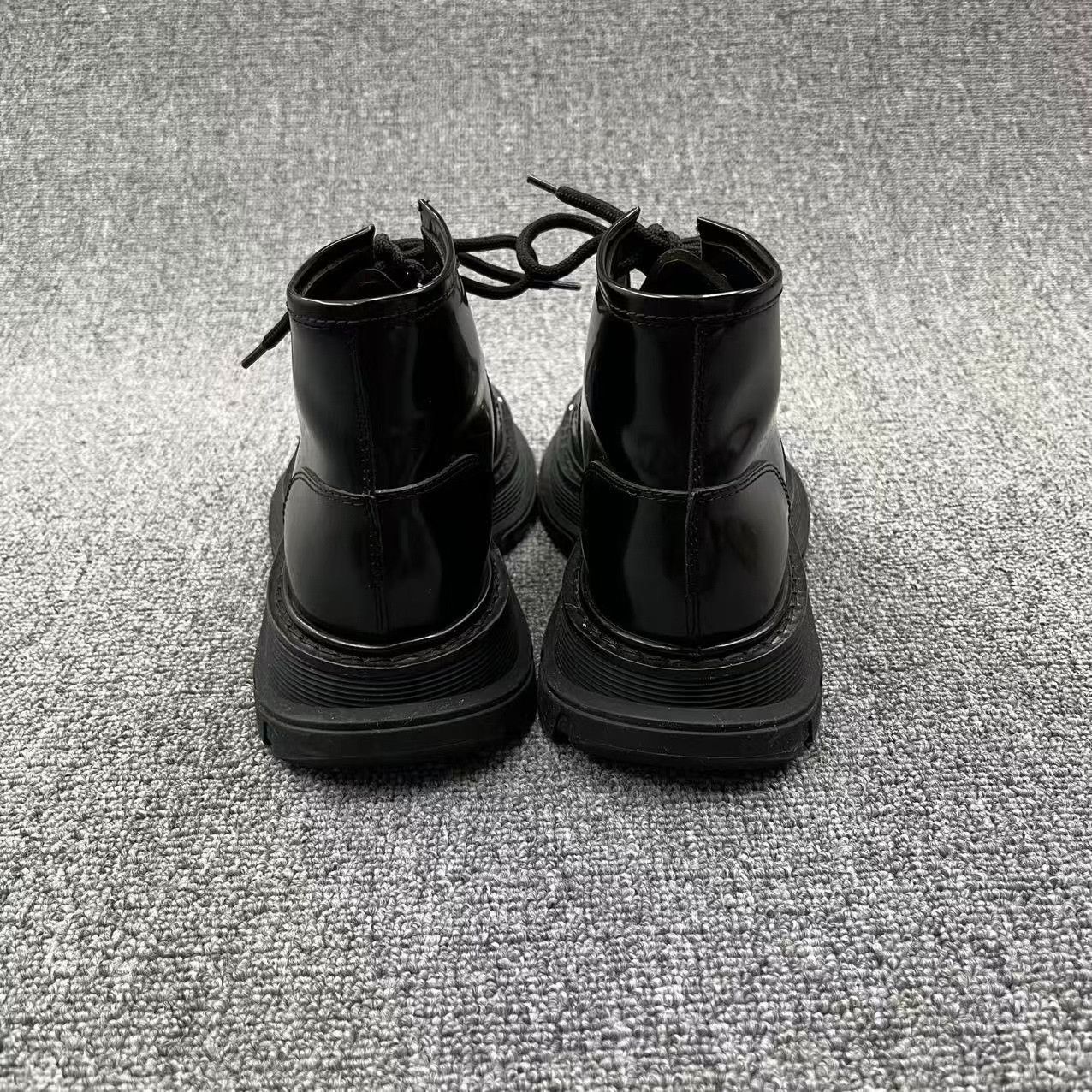 Alexander McQueen Alexander McQueen Black Patent Leather Mid-Calf Boots Size US 5 / IT 35 - 4 Thumbnail