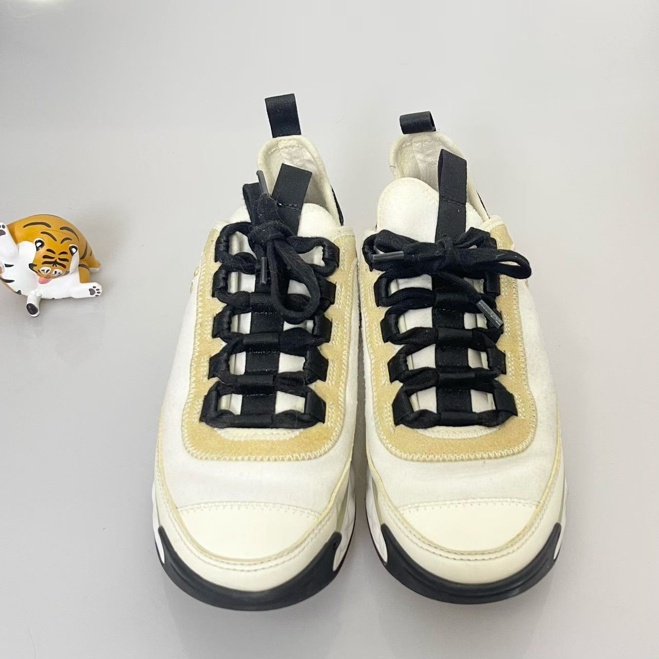 Chanel Chanel White Air Cushion Sneakers Size US 5 / IT 35 - 4 Thumbnail
