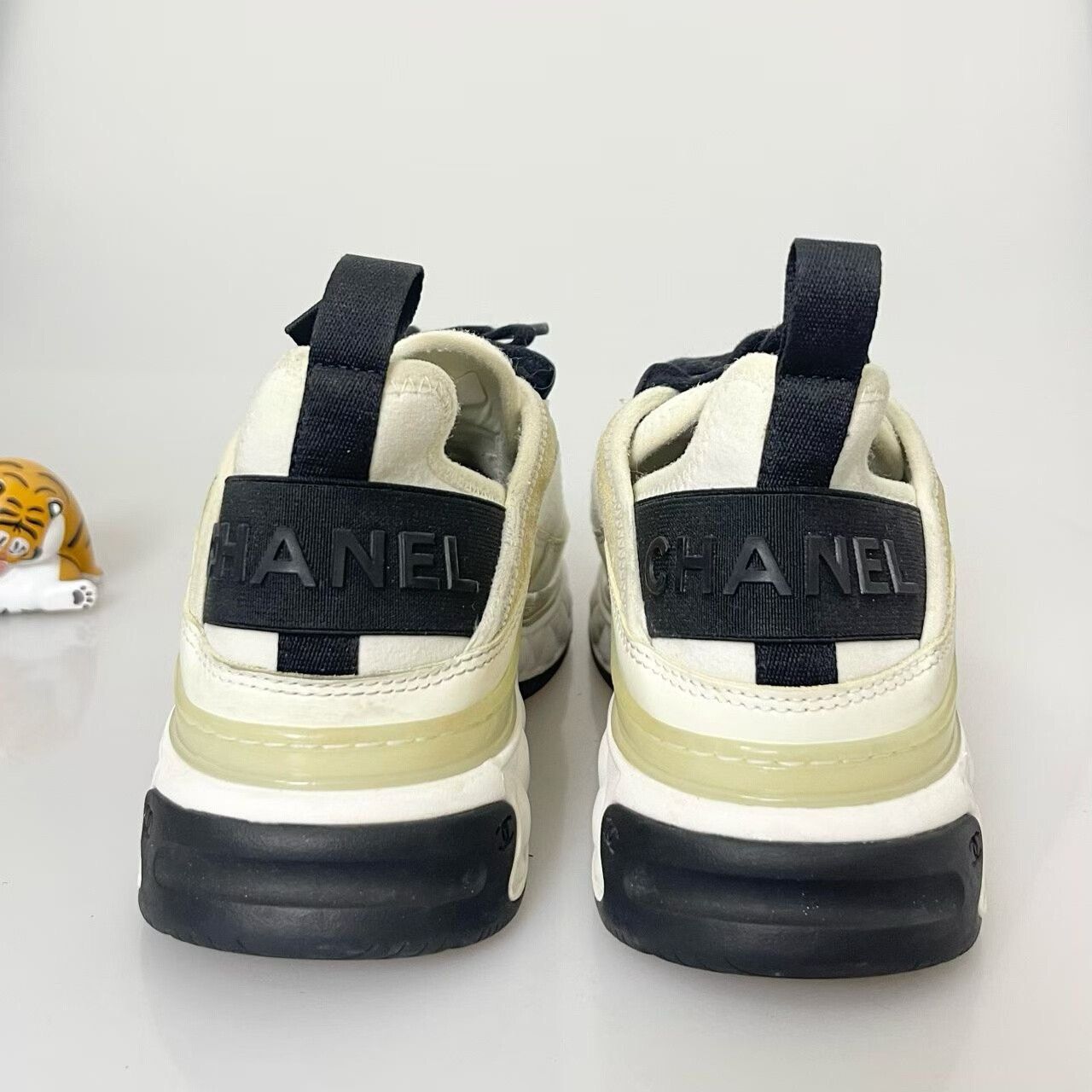 Chanel Chanel White Air Cushion Sneakers Size US 5 / IT 35 - 5 Thumbnail