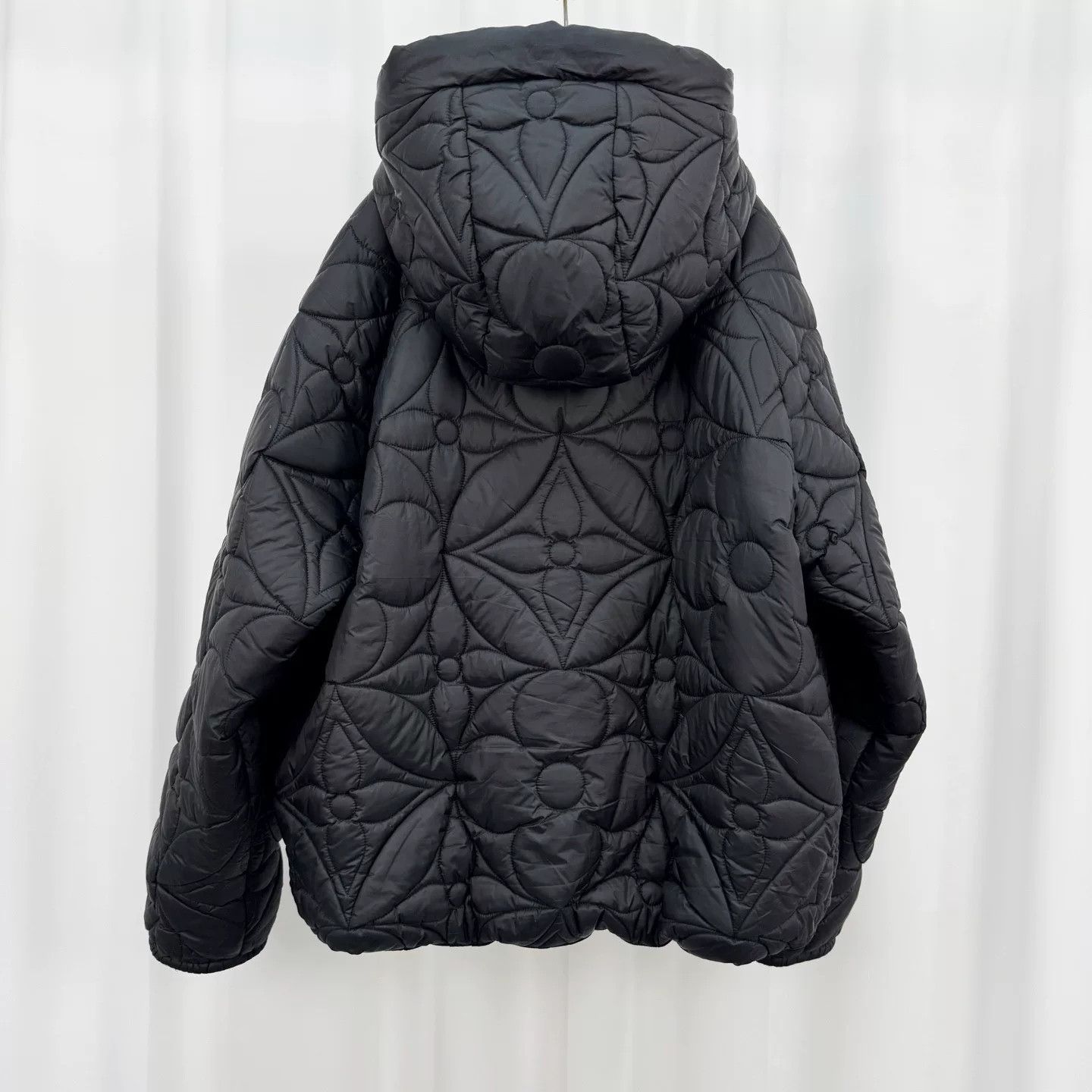 Louis Vuitton Louis Vuitton Embossed Reversible Padded Jacket Size US L / EU 52-54 / 3 - 2 Thumbnail