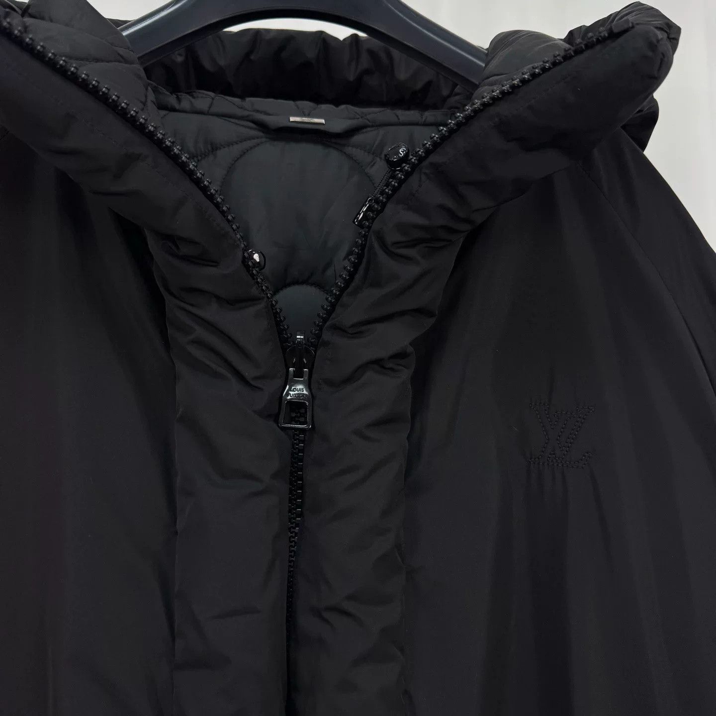 Louis Vuitton Louis Vuitton Embossed Reversible Padded Jacket Size US L / EU 52-54 / 3 - 6 Thumbnail
