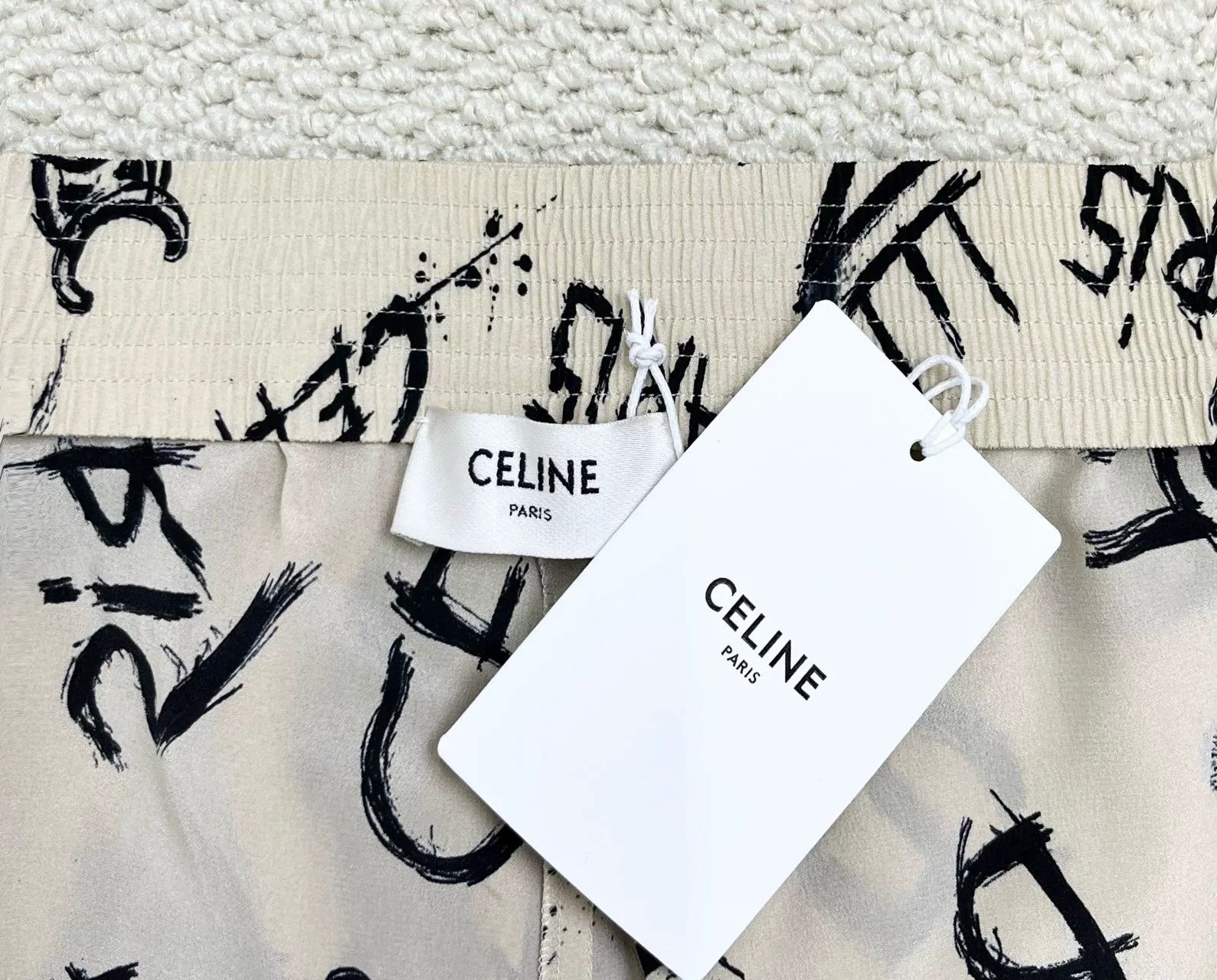Celine Celine Graffiti Triomphe Logo Silk Shorts Size 36" / US 14 / IT 50 - 2 Thumbnail