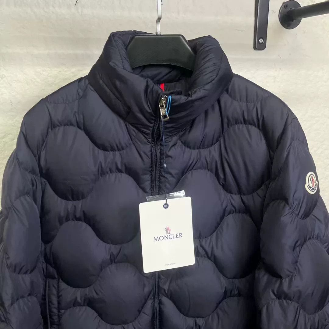 Moncler Moncler Diamond Sleeve Badge Down Jacket Size US L / EU 52-54 / 3 - 3 Thumbnail