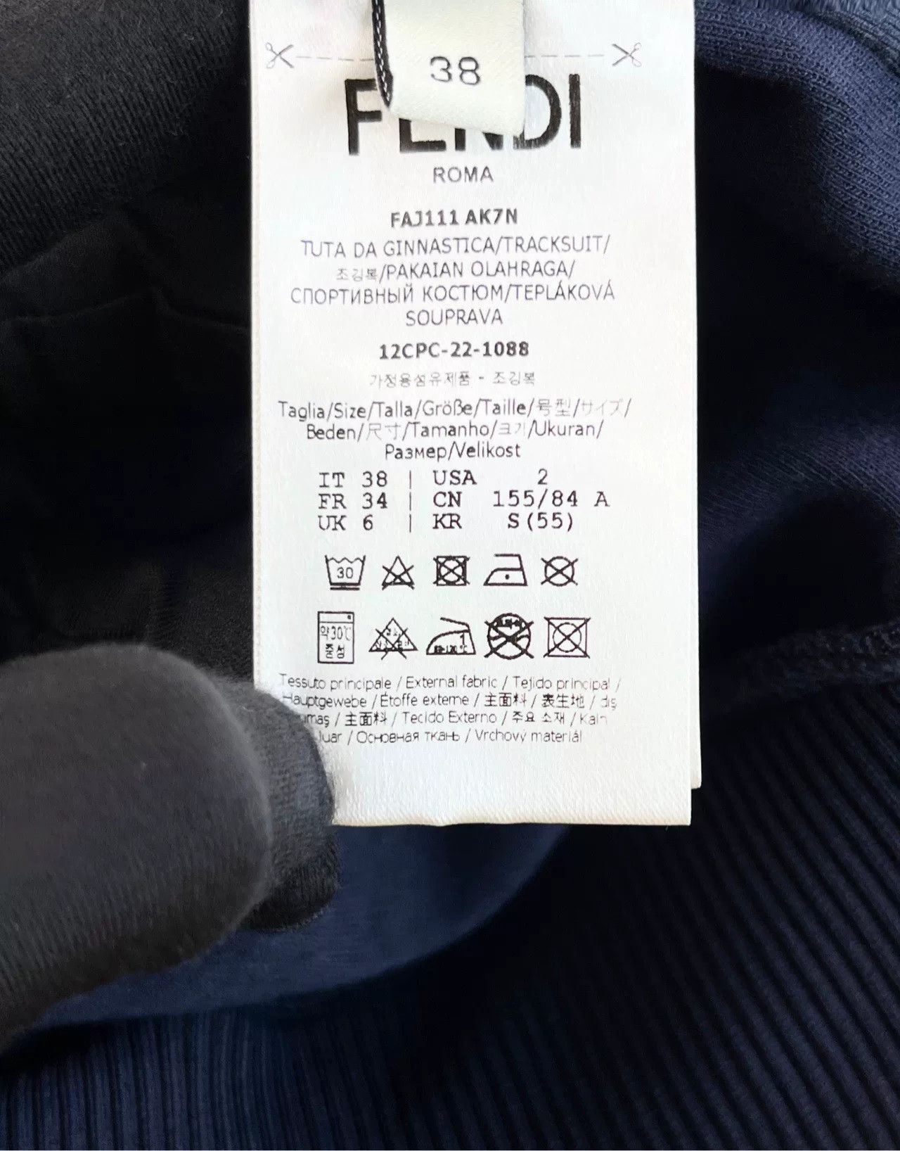 Fendi Fendi Short Zip Logo Jacket Size S / US 4 / IT 40 - 4 Thumbnail