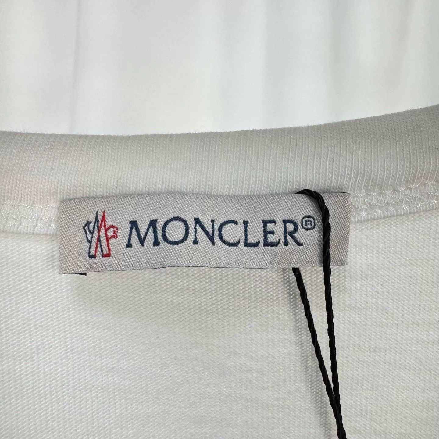 Moncler Moncler Embroidered Printed Letter T-Shirt Size US L / EU 52-54 / 3 - 5 Thumbnail