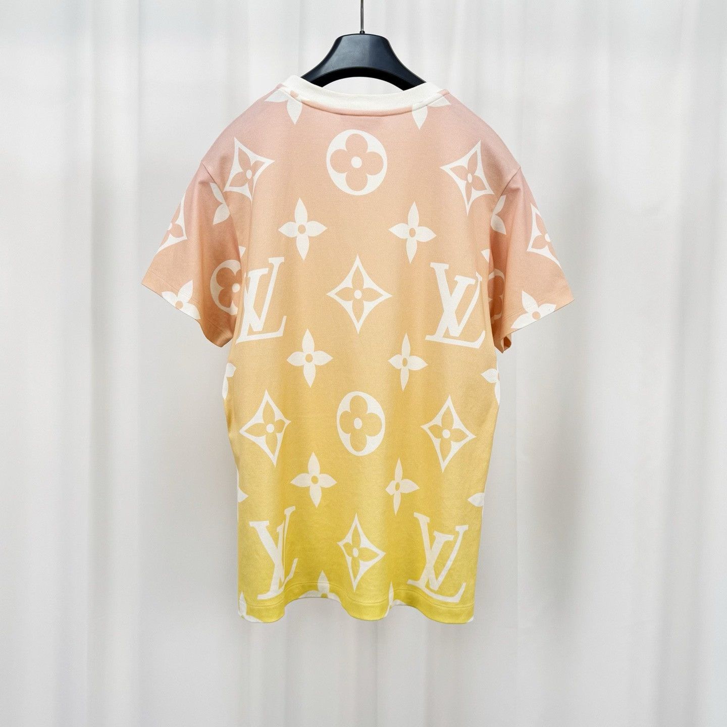 Louis Vuitton Louis Vuitton Gradient Monogram Chain Tee Size L / US 10 / IT 46 - 2 Thumbnail