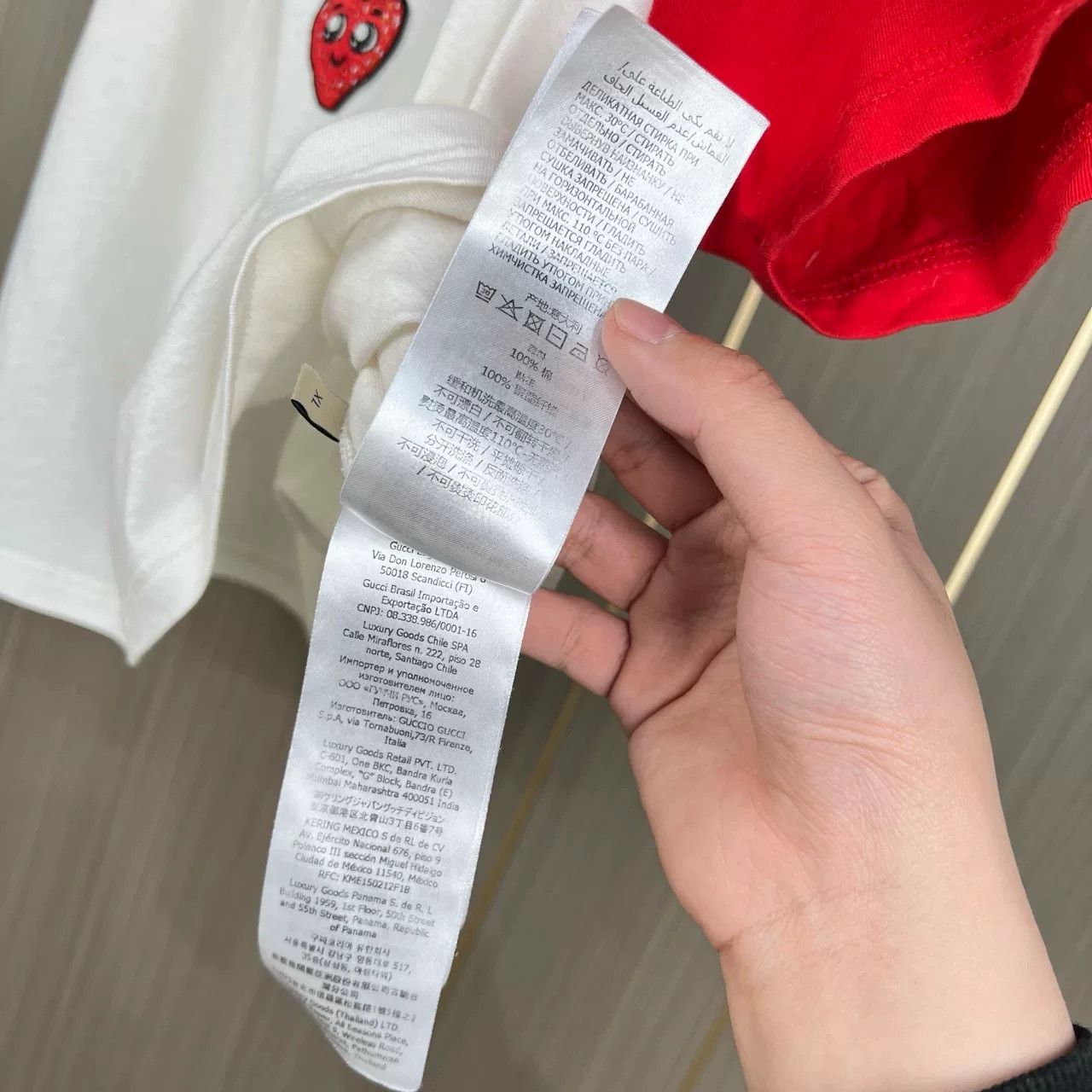 Gucci Gucci Embroidered Strawberry Letter Print Tee Size XL / US 12-14 / IT 48-50 - 4 Thumbnail