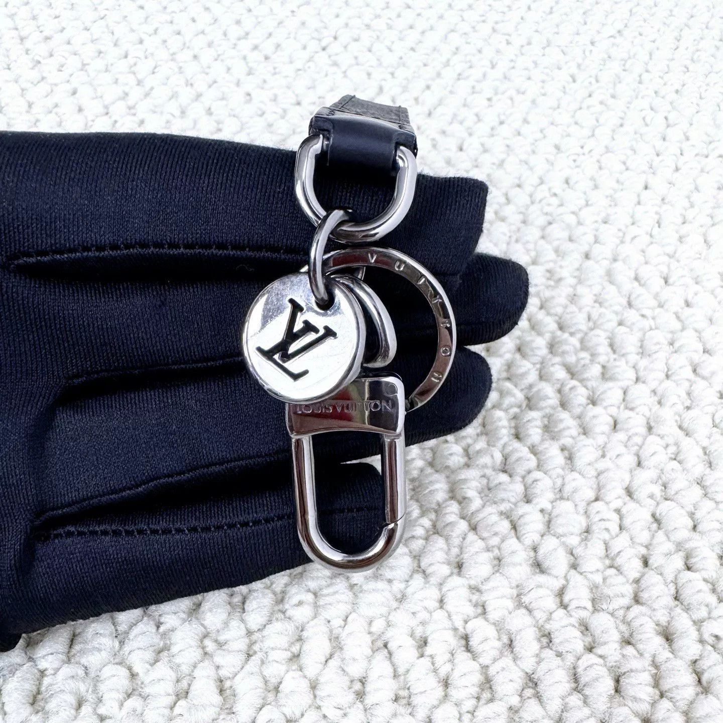 Louis Vuitton Louis Vuitton Monogram Keychain Size ONE SIZE - 4 Thumbnail