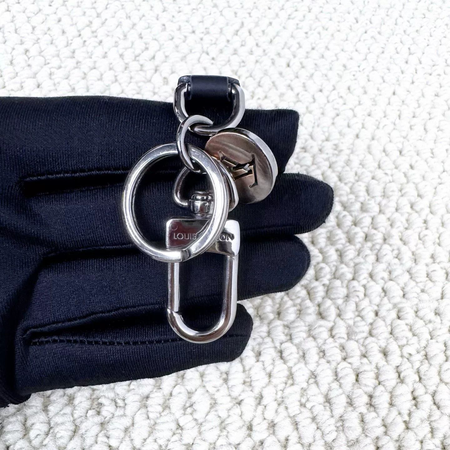 Louis Vuitton Louis Vuitton Monogram Keychain Size ONE SIZE - 5 Thumbnail