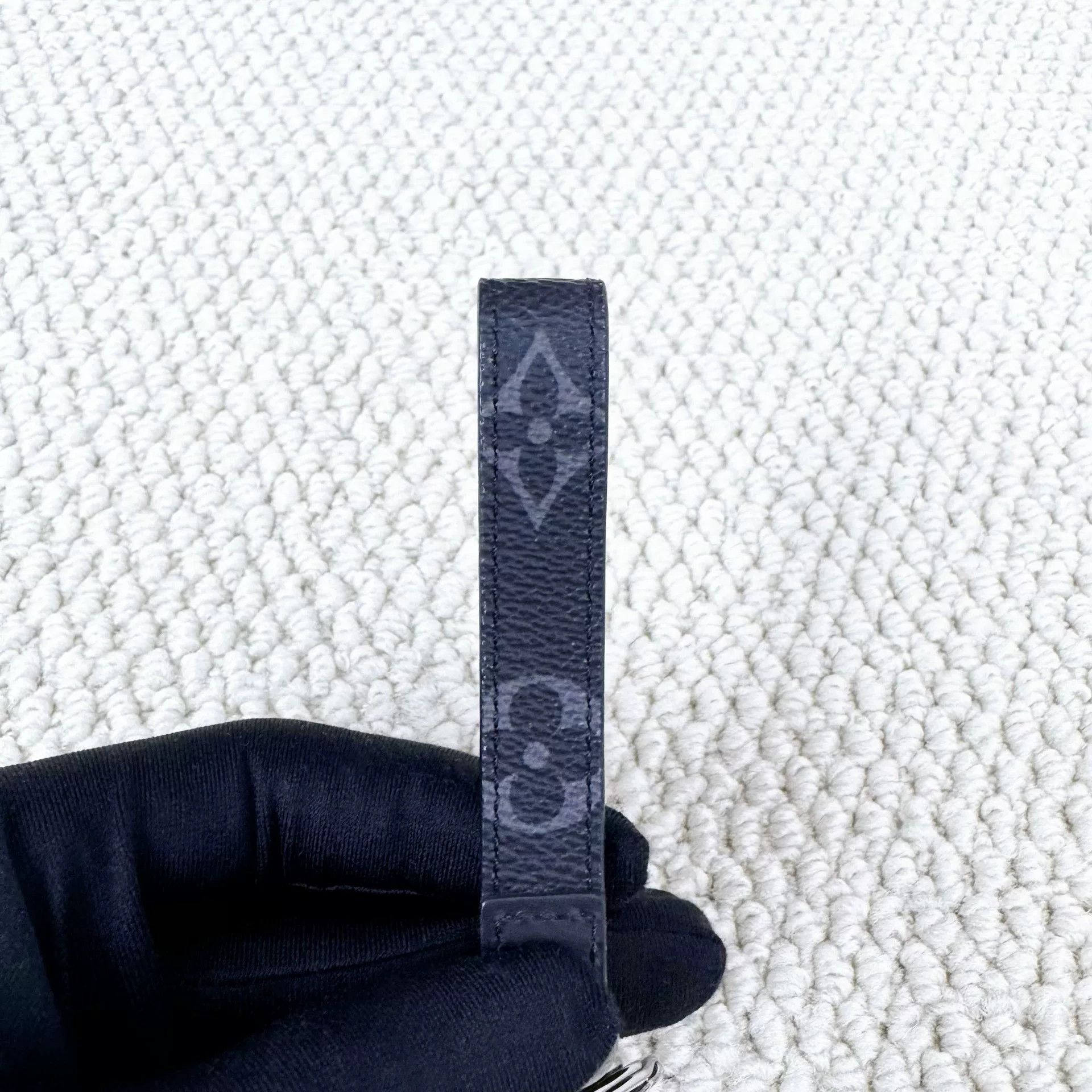 Louis Vuitton Louis Vuitton Monogram Keychain Size ONE SIZE - 2 Thumbnail