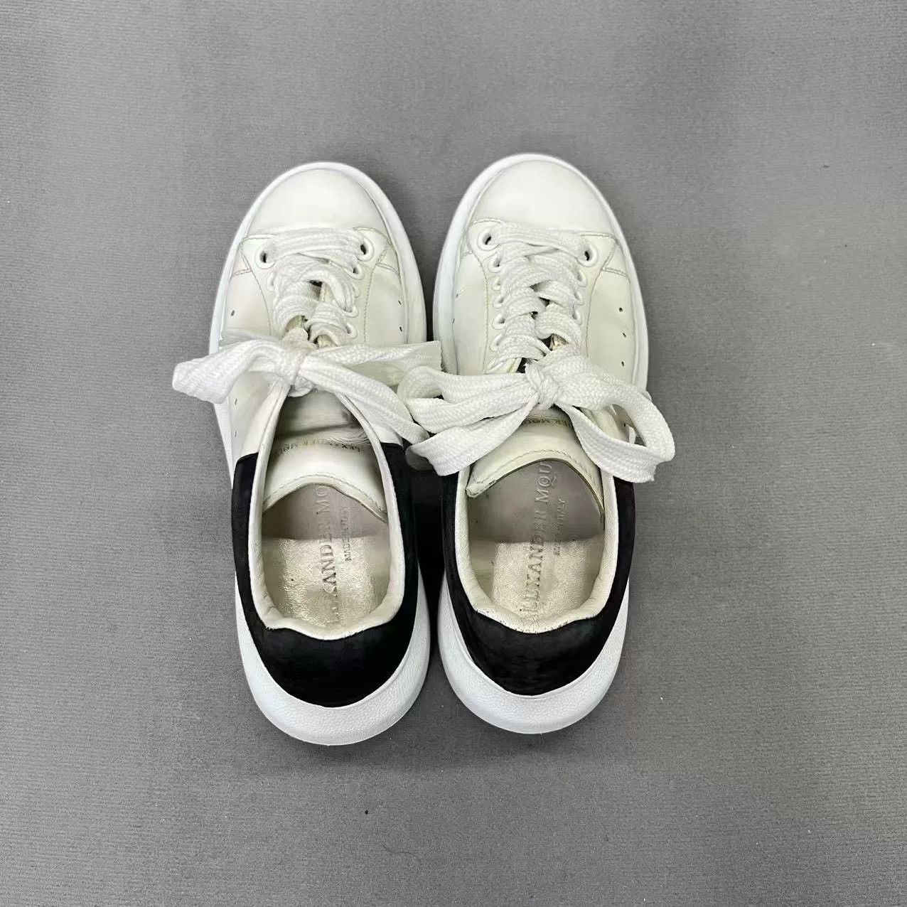 Alexander McQueen Alexander McQueen Suede Black Tail White Sneakers Size US 5 / IT 35 - 3 Thumbnail