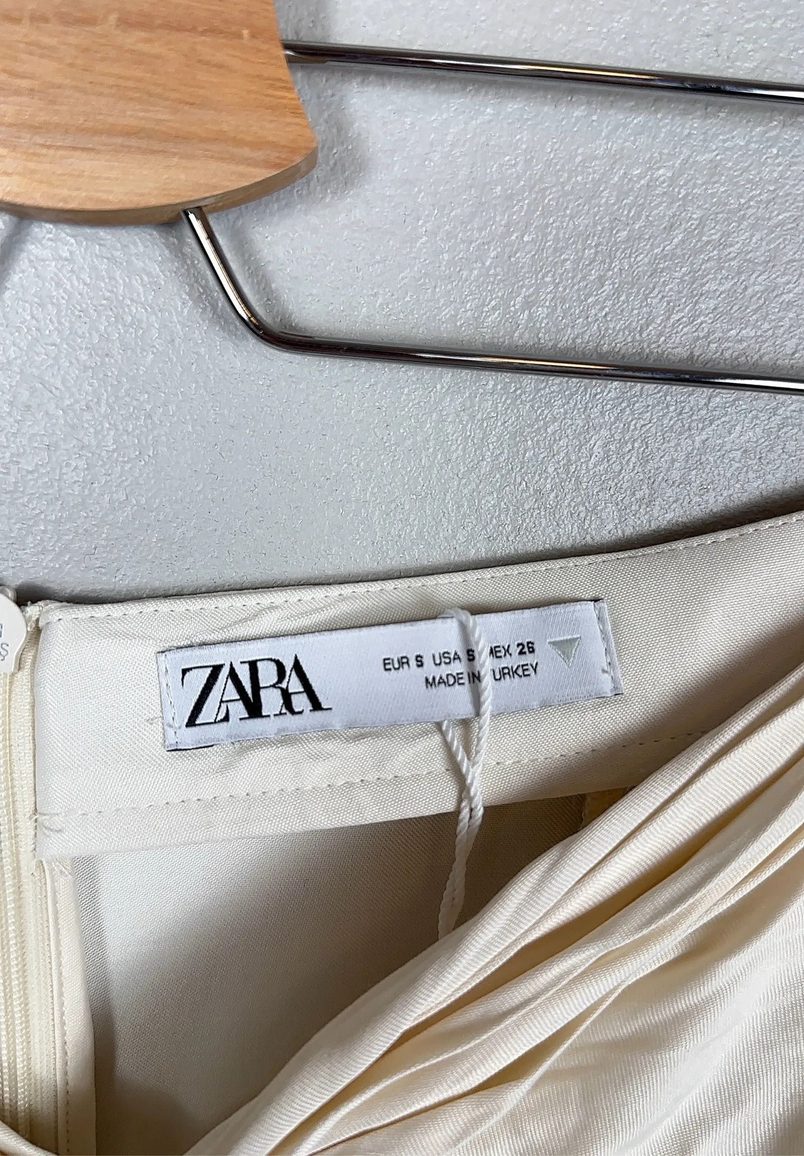 Zara Zara Skirt Size 27" / US 4 / IT 40 - 2 Thumbnail