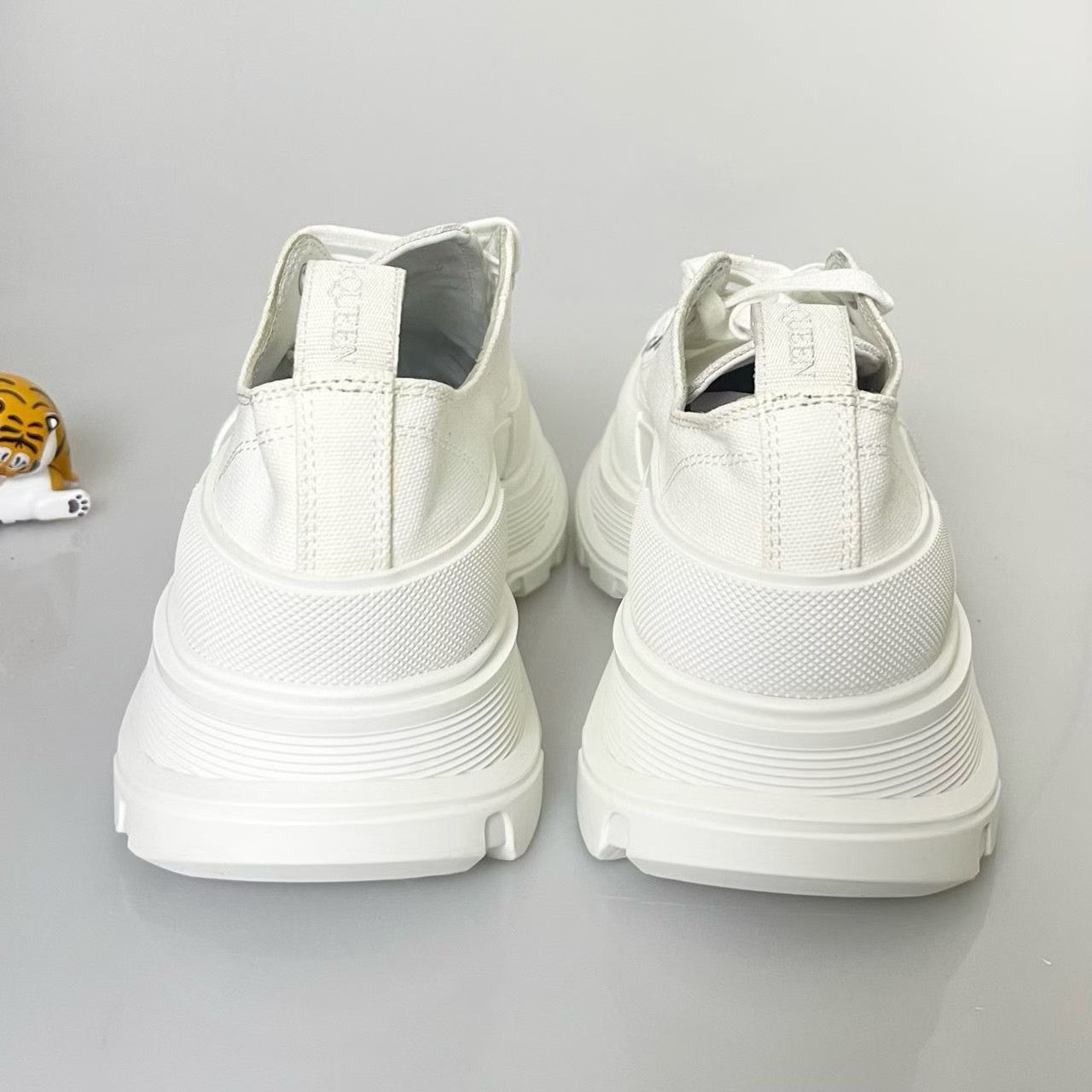 Alexander McQueen Alexander McQueen White Combat Boots Size US 7 / EU 40 - 4 Thumbnail
