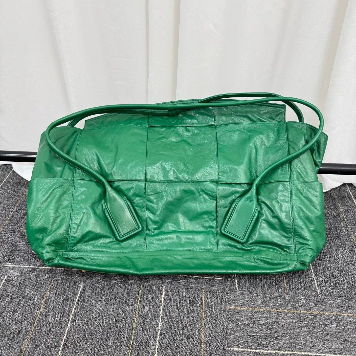Bottega Veneta Bottega Veneta Arco Parrot Green Waxed Leather Tote Size ONE SIZE - 2 Thumbnail
