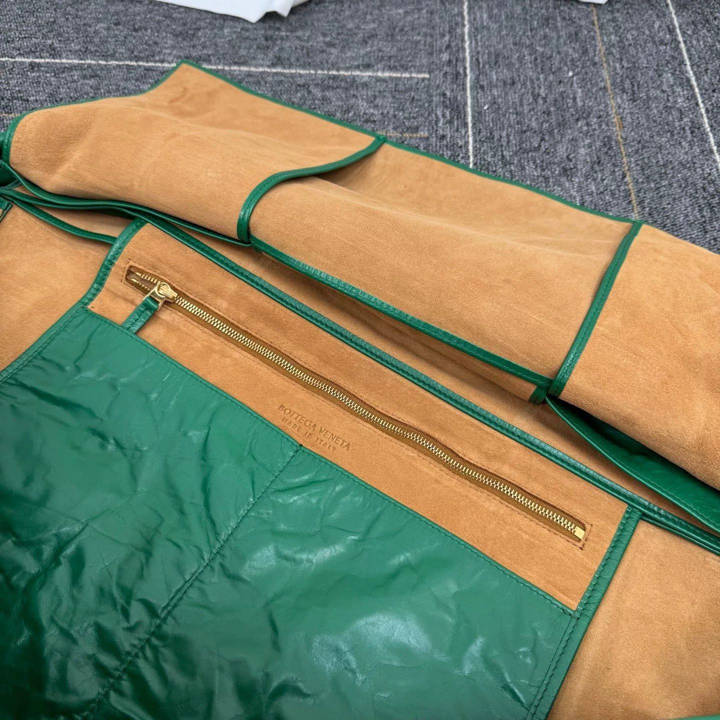 Bottega Veneta Bottega Veneta Arco Parrot Green Waxed Leather Tote Size ONE SIZE - 6 Thumbnail