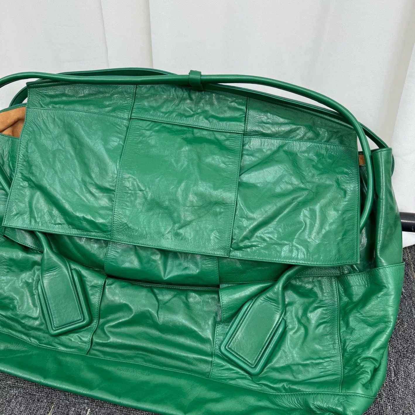 Bottega Veneta Bottega Veneta Arco Parrot Green Waxed Leather Tote Size ONE SIZE - 3 Thumbnail