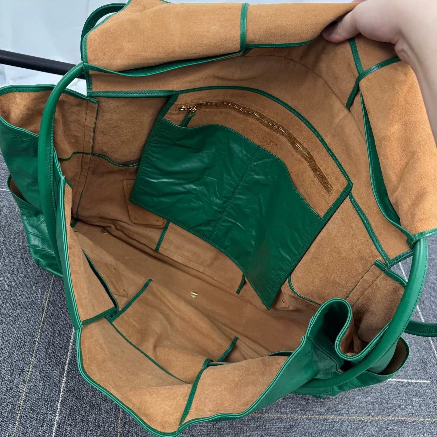Bottega Veneta Bottega Veneta Arco Parrot Green Waxed Leather Tote Size ONE SIZE - 7 Thumbnail