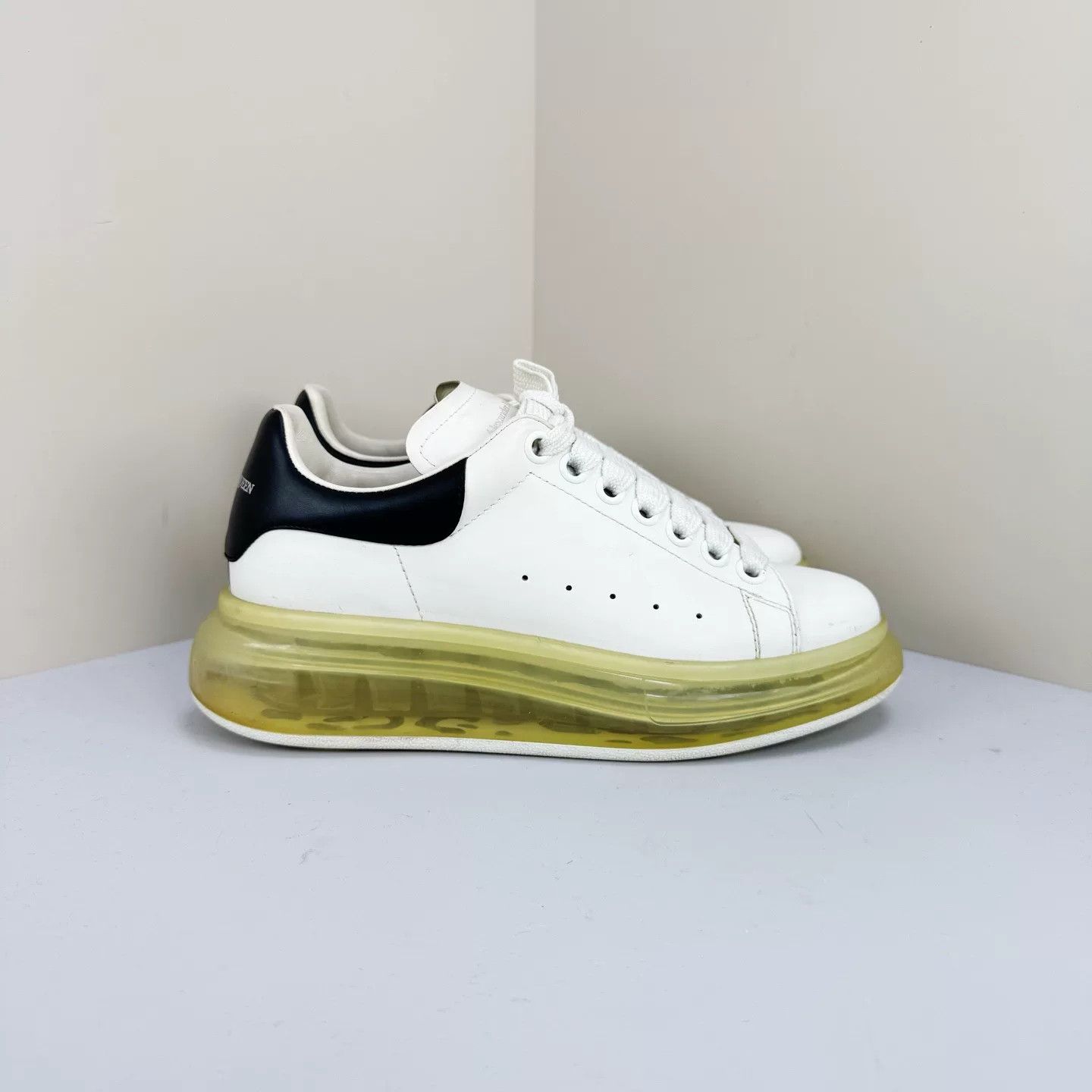 Alexander McQueen Alexander McQueen Black Platform Sneakers Size US 6 / IT 36 - 4 Thumbnail
