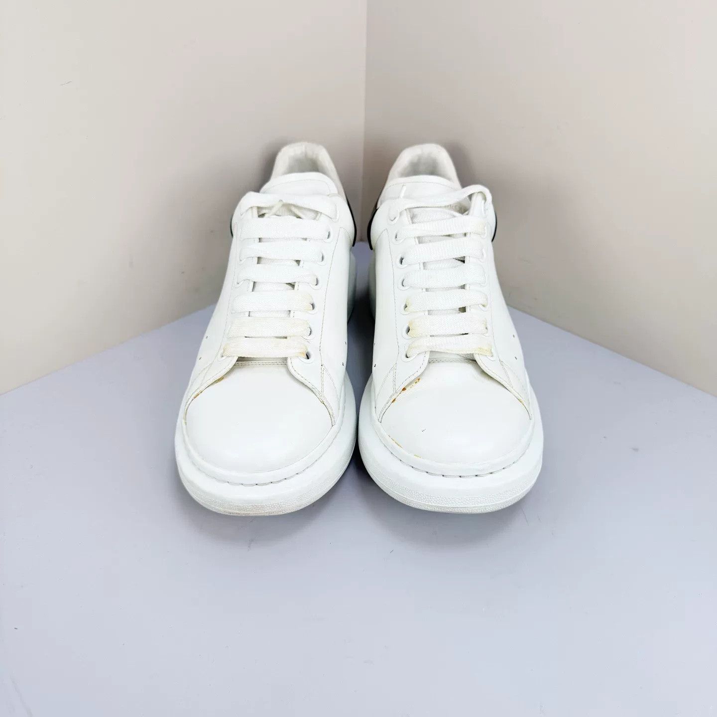 Alexander McQueen Alexander McQueen Skull Heart Black Tail Sneakers Size US 10 / EU 43 - 2 Thumbnail