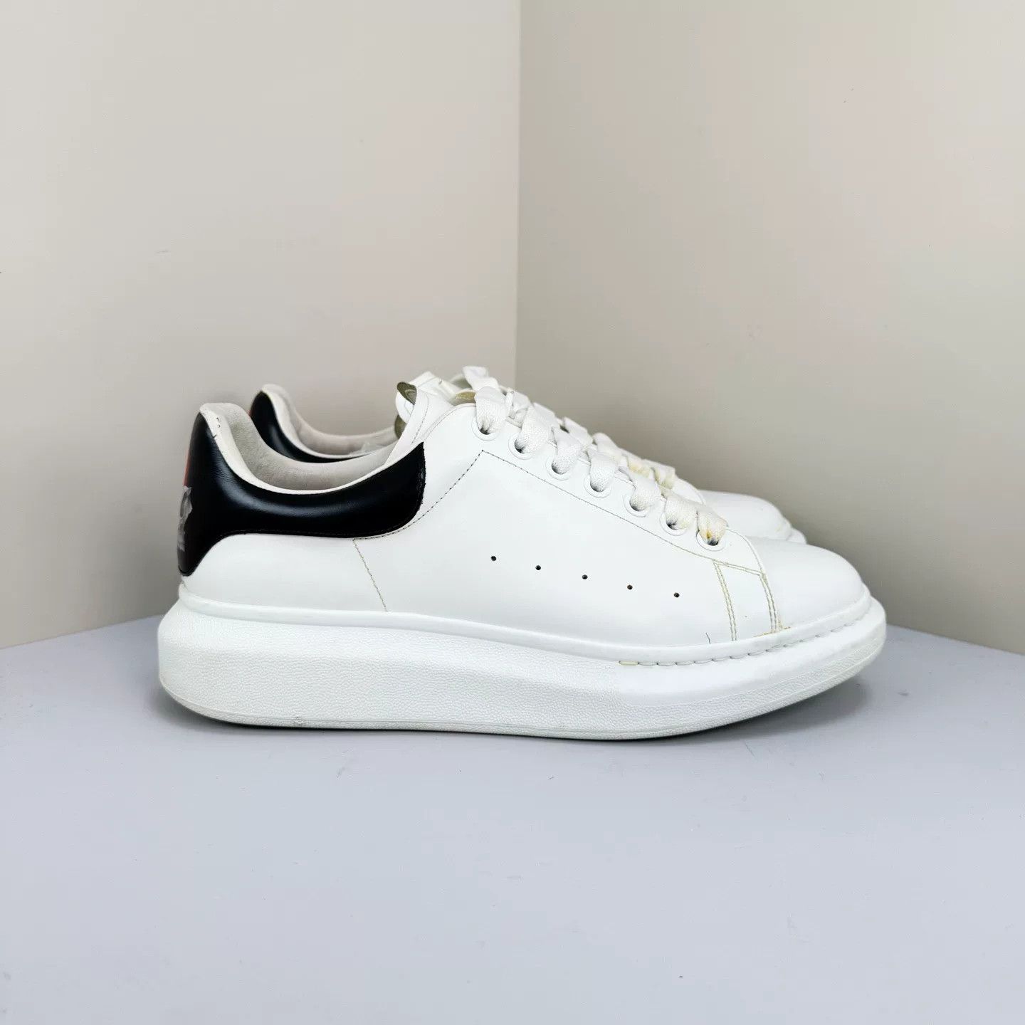 Alexander McQueen Alexander McQueen Skull Heart Black Tail Sneakers Size US 10 / EU 43 - 4 Thumbnail