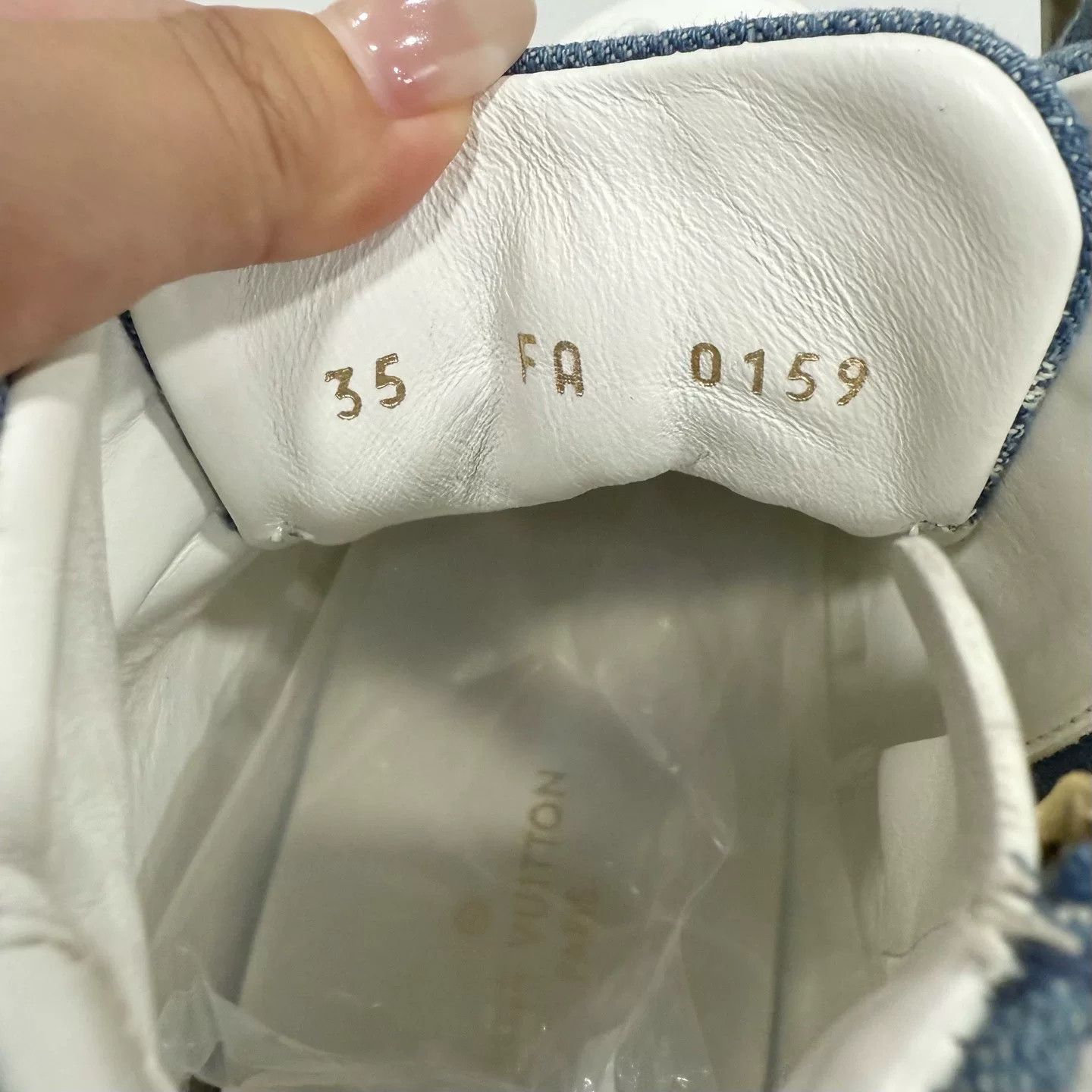 Louis Vuitton LV Denim All-Over Print Sneakers Size US 4 / IT 34 - 7 Thumbnail