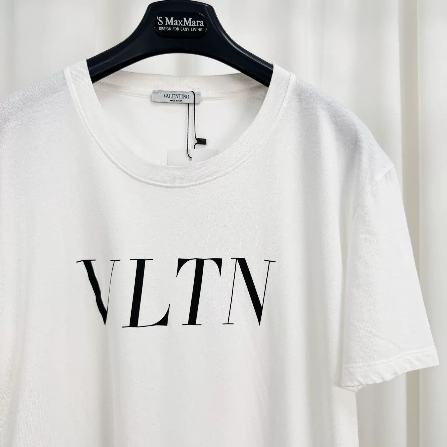 Valentino Valentino Printed Letter Short-Sleeve Size US M / EU 48-50 / 2 - 3 Thumbnail