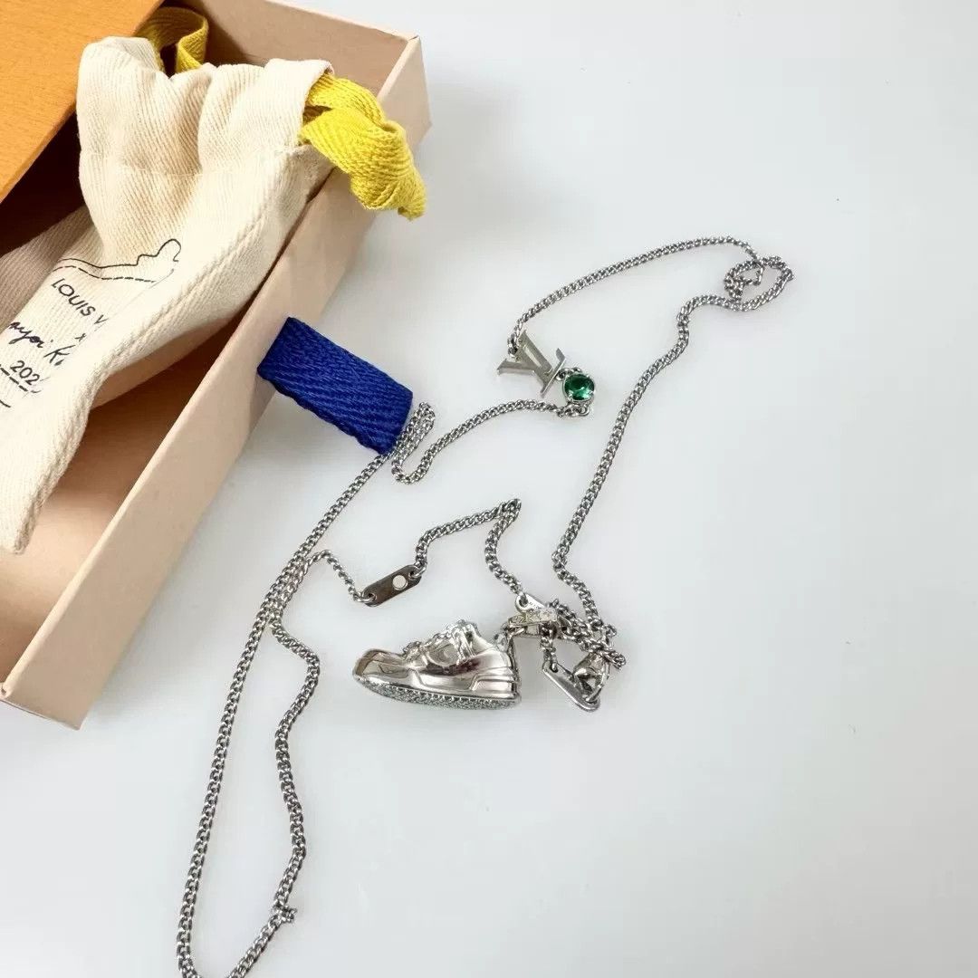 Louis Vuitton Louis Vuitton Trainer Green Rhinestone Necklace Size ONE SIZE - 2 Thumbnail
