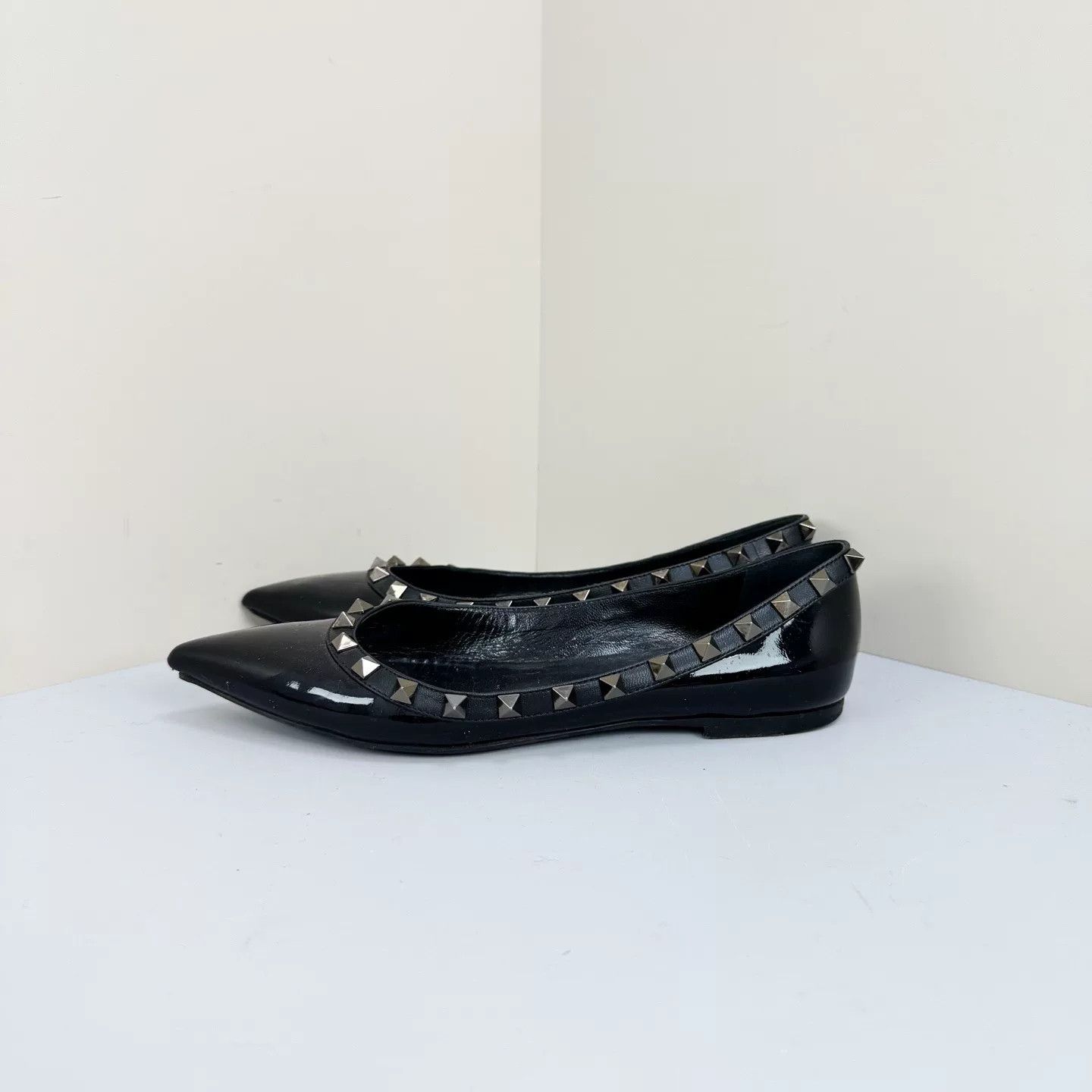 Valentino Valentino Black Studded Flat Shoes Size US 5 / IT 35 - 2 Thumbnail