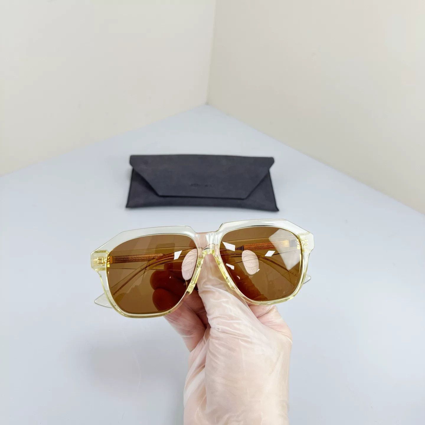 Bottega Veneta Bottega Veneta Gold Letter Sunglasses Size ONE SIZE - 2 Thumbnail